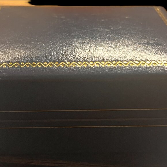 01-02 American Silver Eagle "Remember the Heroes" Commemorative Collectible Coin - Picture 4 of 4